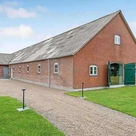 7 Bedroom Stunning In Apartament