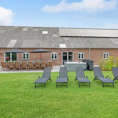 7 Bedroom Stunning In * Varde