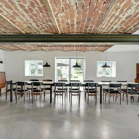 7 Bedroom Stunning In Apartamento Varde