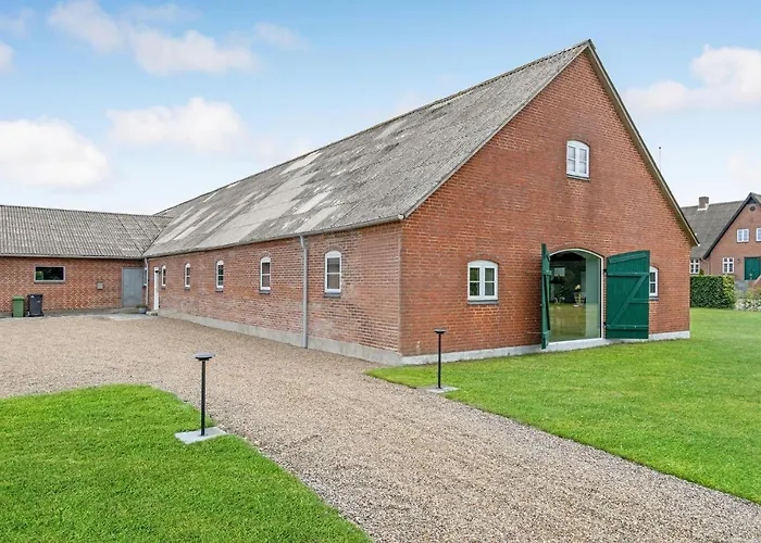 7 Bedroom Stunning In Appartement