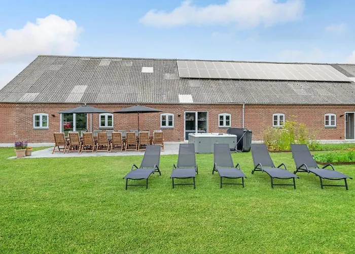 7 Bedroom Stunning In * Varde