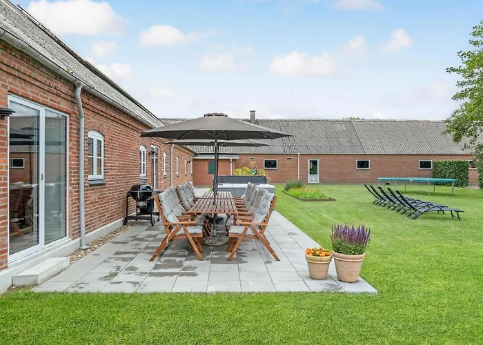 7 Bedroom Stunning In Varde