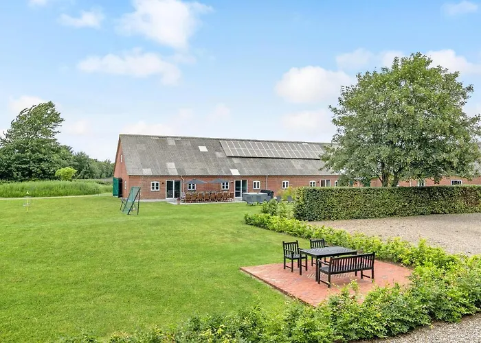 7 Bedroom Stunning In * Varde