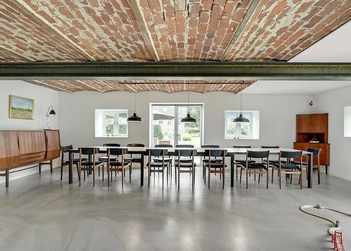 7 Bedroom Stunning In Appartement Varde